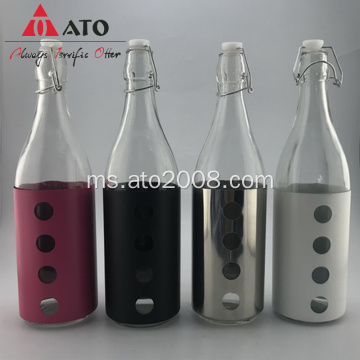 Botol kaca dengan botol air kaca penutup
